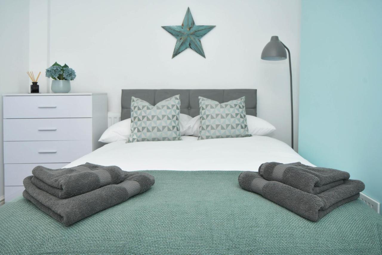 Find A Spacious And Stylish Escape In The City Centre At Sturgess House, Perfect For Longer Stays! Stoke-on-Trent Exterior photo