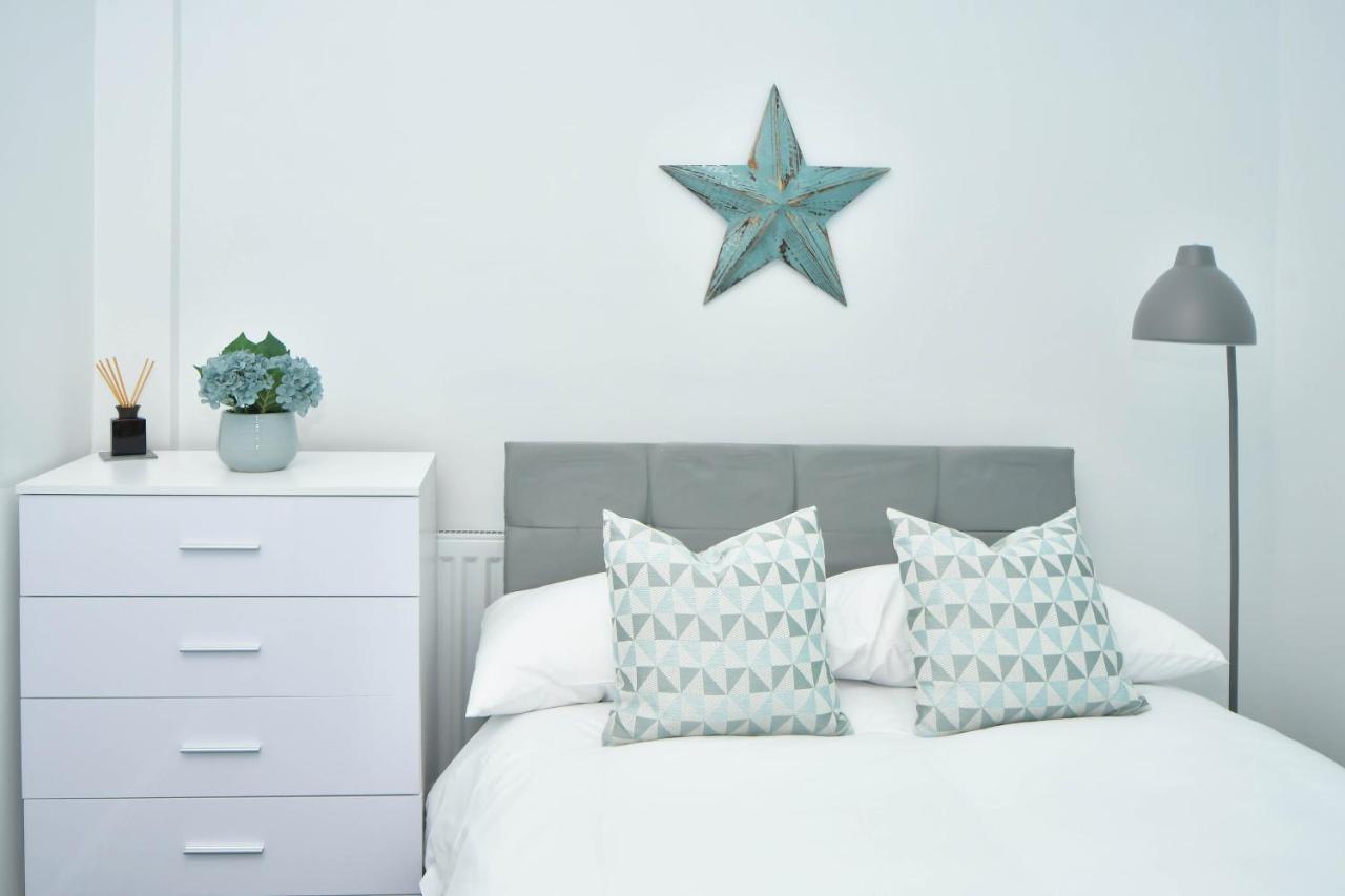 Find A Spacious And Stylish Escape In The City Centre At Sturgess House, Perfect For Longer Stays! Stoke-on-Trent Exterior photo