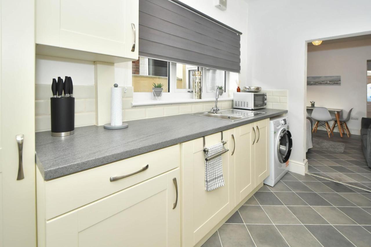 Find A Spacious And Stylish Escape In The City Centre At Sturgess House, Perfect For Longer Stays! Stoke-on-Trent Exterior photo